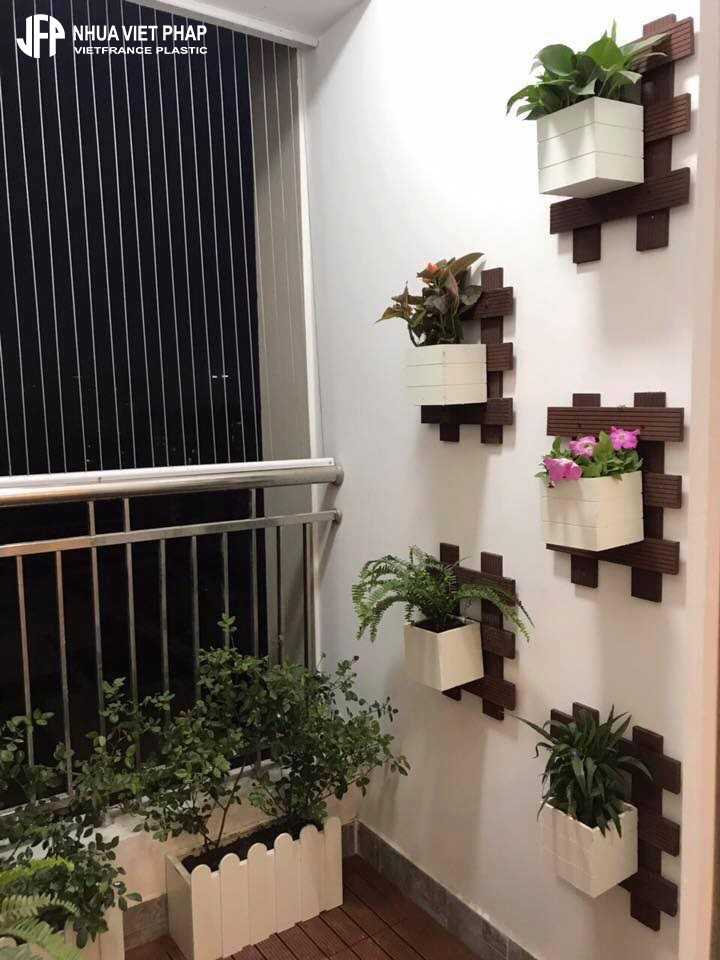 (Sử dụng thanh đa năng gỗ nhựa ngoài trời Nhựa Việt Pháp để tạo ra những hệ khung vừa trang trí vừa để trồng cây hoa)