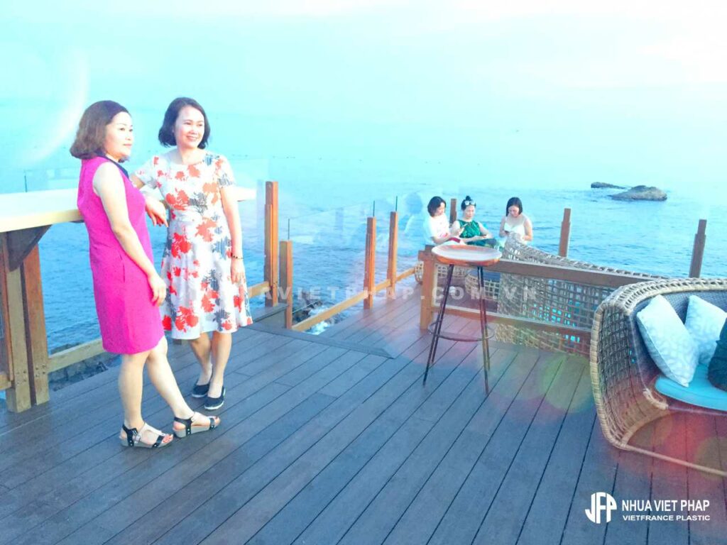 Nhựa Việt Pháp Gỗ nhựa Nhựa Việt Pháp