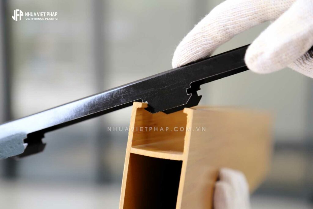 Nhựa Việt Pháp Gỗ nhựa Nhựa Việt Pháp