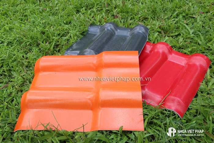 (Ngói nhựa 4 lớp ASA/PVC Nhựa Việt Pháp có màu săc tươi sáng phù hợp với nhiều công trình)